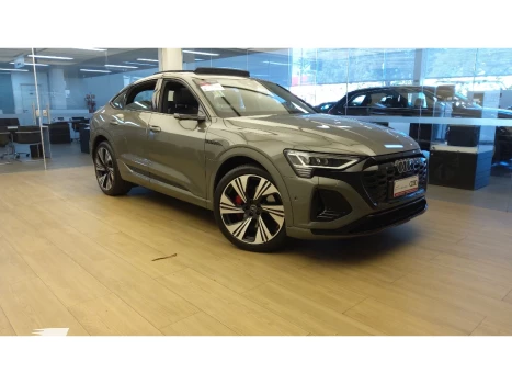 Audi Q8 E-TRON 55 ELÉTRICO SPORTBACK PERFORMANCE BLACK QUATTRO 4 portas