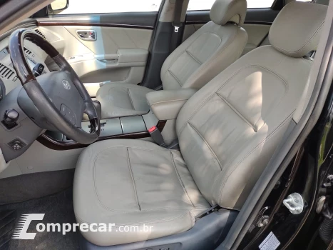 AZERA 3.3 MPFI GLS Sedan V6 24V