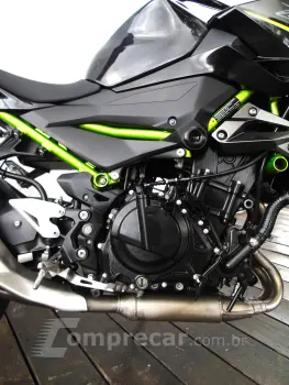 KAWASAKI Z400