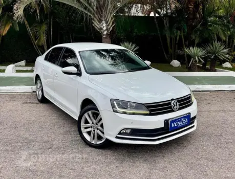 Volkswagen JETTA HL AE 4 portas