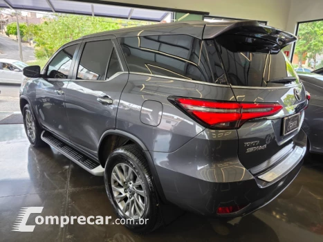 HILUX SW4 2.8 D-4d Turbo SRX 7L 4X4