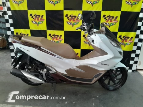 PCX 150 DLX