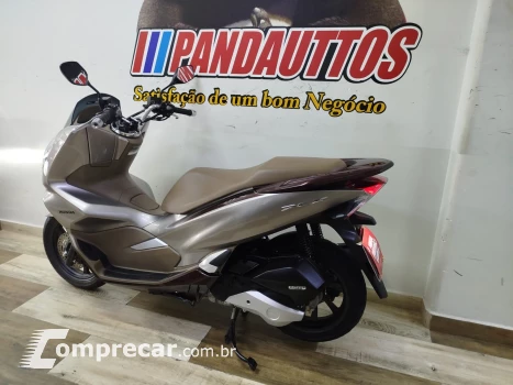 PCX 150 DLX