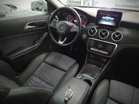 GLA 200 1.6 CGI STYLE 16V TURBO FLEX 4P AUTOMATICO