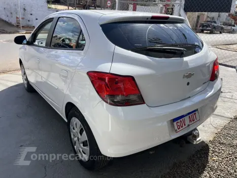 Onix Hatch 1.4 4P FLEX LT AUTOMÁTICO