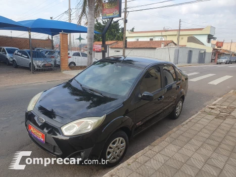 FORD FIESTA 1.6 MPI Class Sedan 8V 4 portas