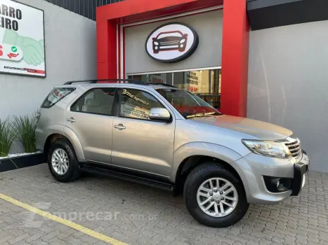 HILUX SW4 2.7 SR 7 LUGARES 4X2 16V FLEX 4P AUTOMÁTICO