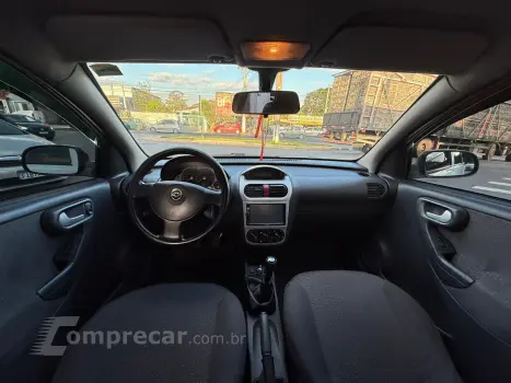 CORSA 1.4 MPFI Premium Sedan 8V