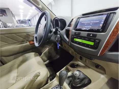 Hilux SW4 SRV D4-D 4x4 3.0 TDI Dies. Aut