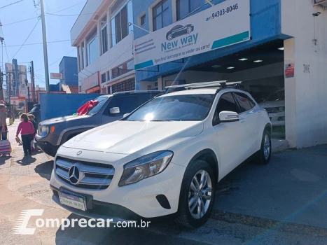 Mercedes-Benz GLA 200 4 portas