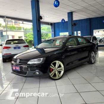 Volkswagen JETTA 2.0 TSI Highline 4 portas