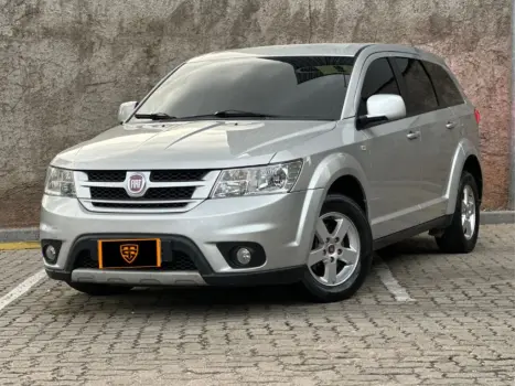 Fiat FREEMONT 2.4 EMOTION 16V GASOLINA 4P AUTOMÁTICO 4 portas