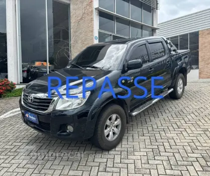 Toyota Hilux CD SR 4x2 2.7 16V Flex Aut. 4 portas