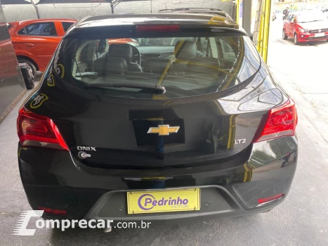 Onix Hatch 1.4 4P FLEX LTZ AUTOMÁTICO