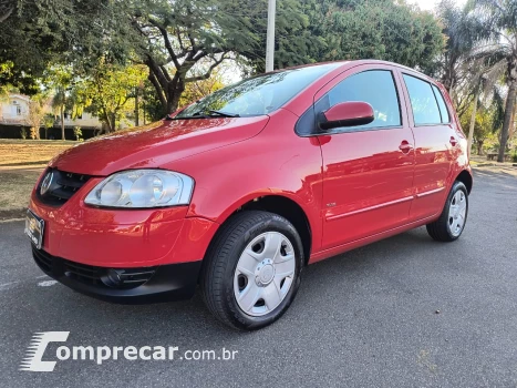 Volkswagen FOX 1.6 MI Plus 8V 4 portas