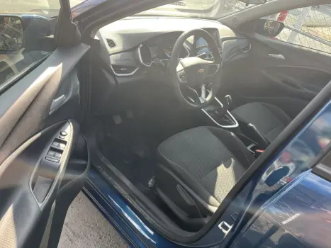 Onix Hatch 1.0 4P FLEX LT PLUS