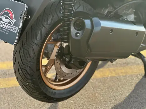 XMAX 250