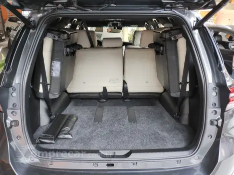 HILUX SW4 2.8 D-4D TURBO DIESEL DIAMOND 7L 4X4 AUTOMÁTICO