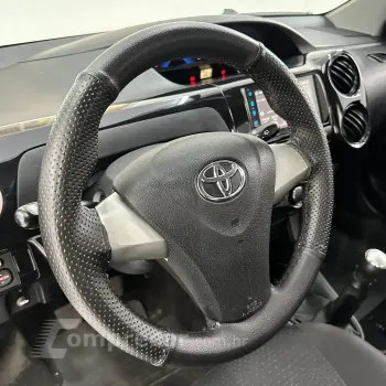 ETIOS HB X ETIOS HB X