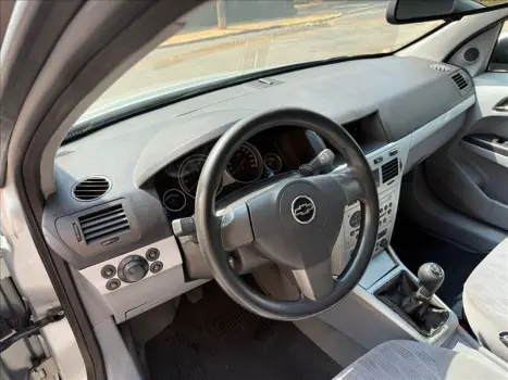 VECTRA 2.0 MPFI Elegance 8V