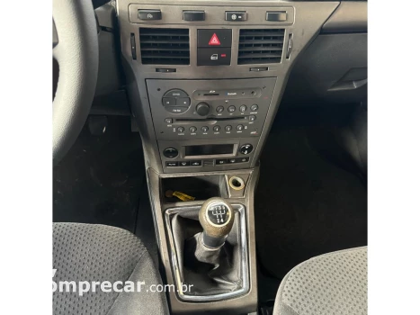 VECTRA 2.0 MPFI GT HATCH 8V FLEX 4P MANUAL