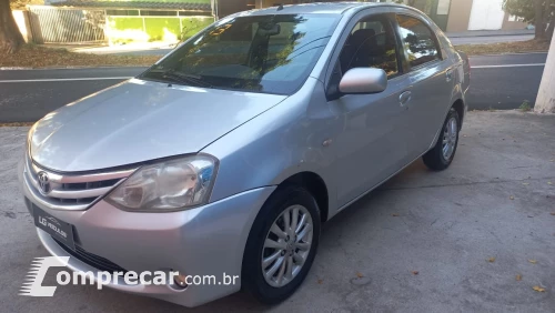 Toyota ETIOS 1.5 XLS Sedan 16V 4 portas