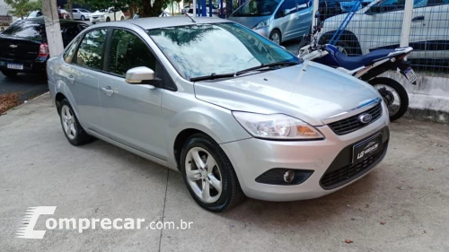 FORD FOCUS 2.0 GLX Sedan 16V 4 portas