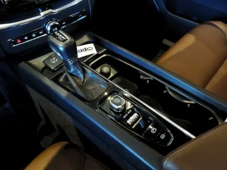 XC60 2.0 T5 Momentum