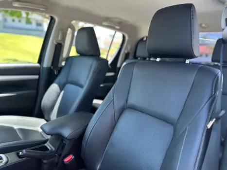 HILUX 2.8 D-4D TURBO DIESEL CD SRX PLUS 4X4 AUTOMÁTICO