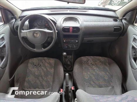 CORSA 1.8 MPFI Sedan 8V