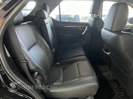 HILUX SW4 2.8 SRX 4X4 7 Lugares 16V Turbo Intercooler