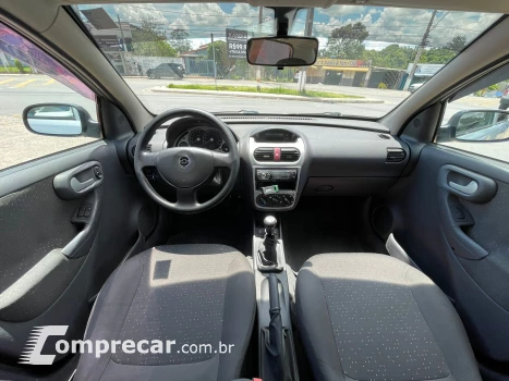 CORSA 1.4 MPFI Premium Sedan 8V