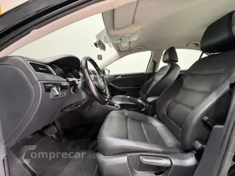 JETTA 2.0 TSI HIGHLINE 211CV GASOLINA 4P TIPTRONIC