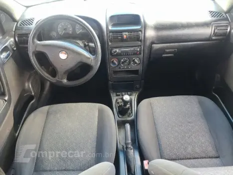 ASTRA SEDAN - 2.0 MPFI ADVANTAGE SEDAN 8V 4P MANUAL