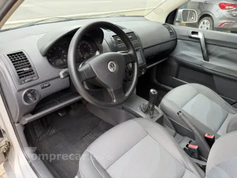POLO SEDAN - 1.6 MI 8V 4P MANUAL