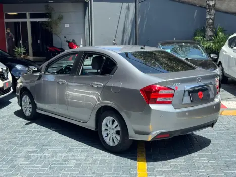 CITY 1.5 LX Sedan 16V