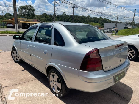 CORSA 1.4 MPFI Premium Sedan 8V