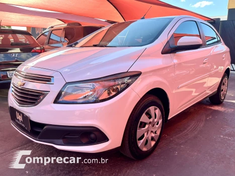 CHEVROLET ONIX 1.0 LT 4 portas