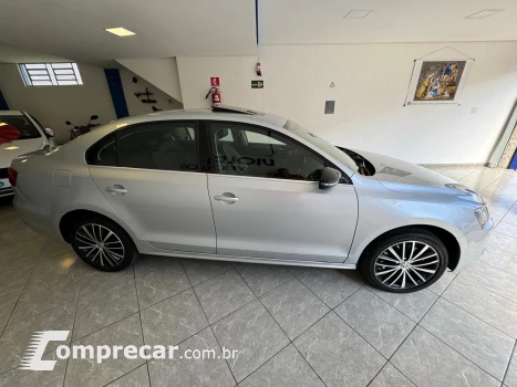 JETTA 2.0 TSI Highline 211cv