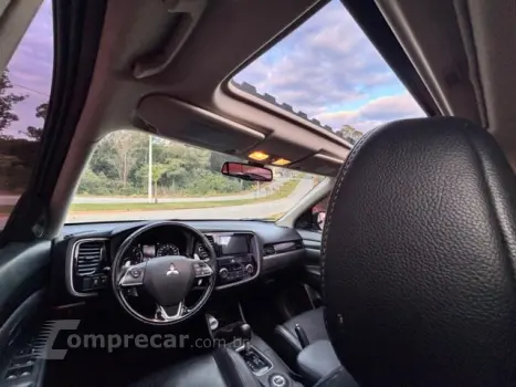 OUTLANDER 3.0 GT 4X4 V6 24V GASOLINA 4P AUTOMÁTICO