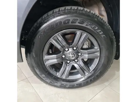 HILUX 2.8 D-4D TURBO DIESEL CD SR 4X4 AUTOMÁTICO