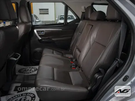 HILUX SW4 2.7 SRV 7 Lugares 4X2 16V