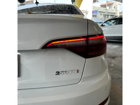 JETTA 1.4 250 TSI TOTAL FLEX R-LINE TIPTRONIC