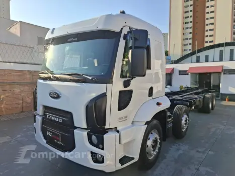 Ford cargo 3031 8x2 2 portas