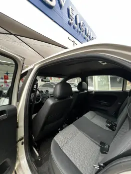 Gol TRACK 1.0 Mi Total Flex 8V 4p