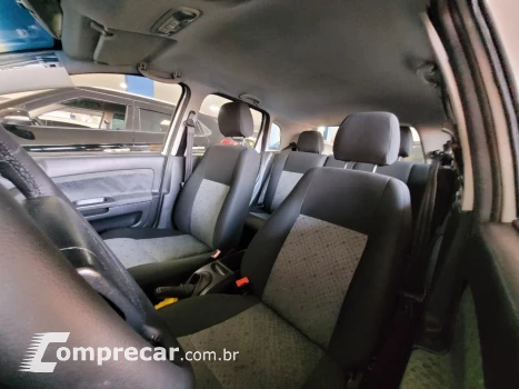 FIESTA 1.6 MPI Class Hatch 8V