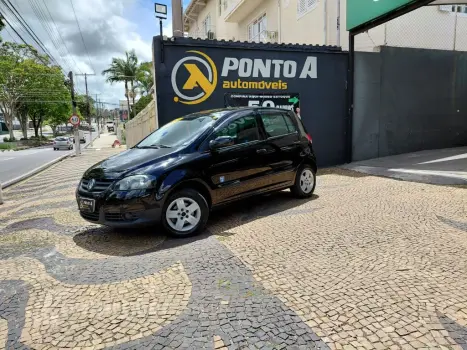 Volkswagen Fox Route 1.0 Mi Total Flex 8V 5p 4 portas