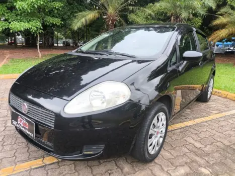 Fiat PUNTO - 1.4 8V 4P MANUAL 4 portas