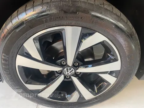 Nivus Highline 1.0 200 TSI Flex Aut.