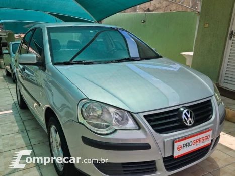 Volkswagen POLO SEDAN - 1.6 MI 8V 4P MANUAL 4 portas